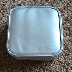 Monat heatless curlers